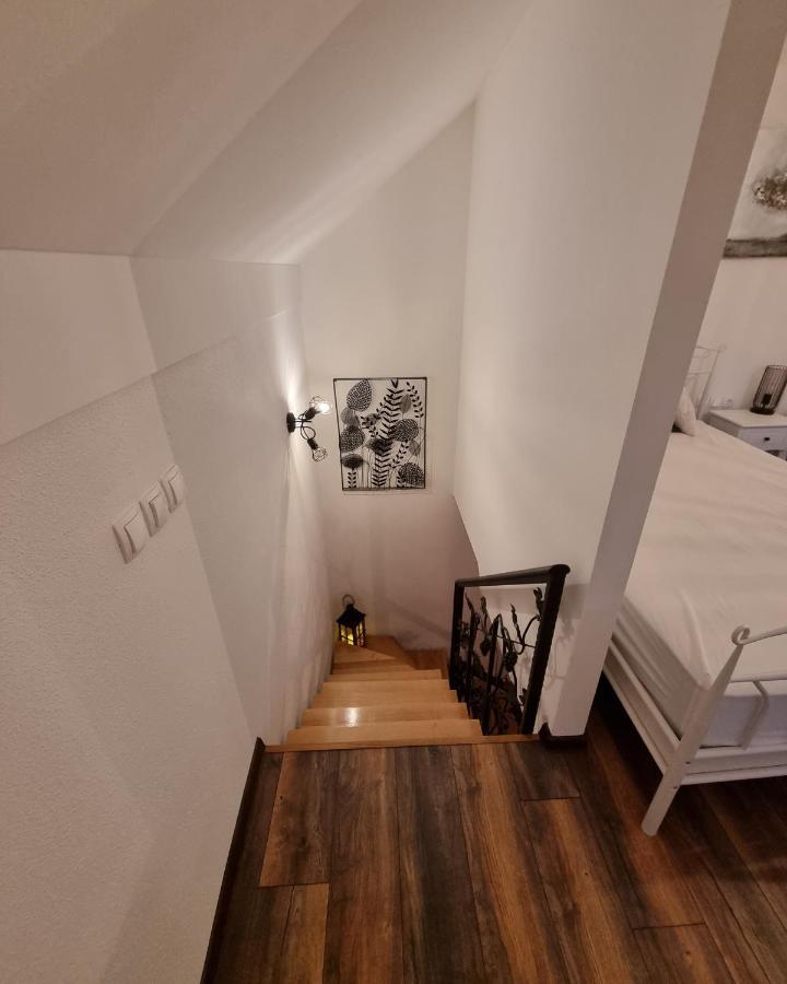 Villa Kuca Za Odmor Baron à Kutjevo Extérieur photo
