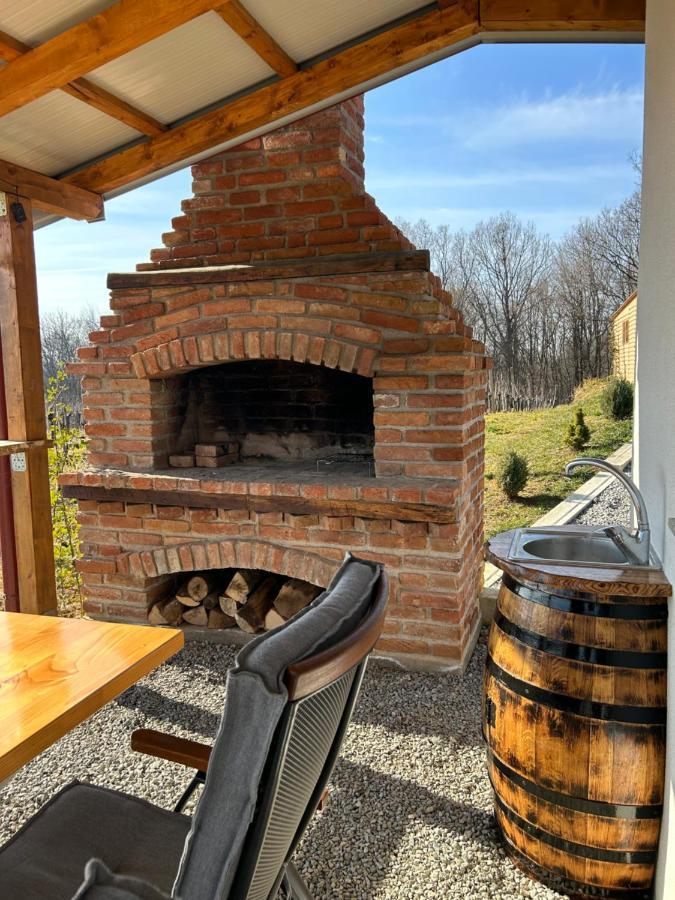 Villa Kuca Za Odmor Baron à Kutjevo Extérieur photo