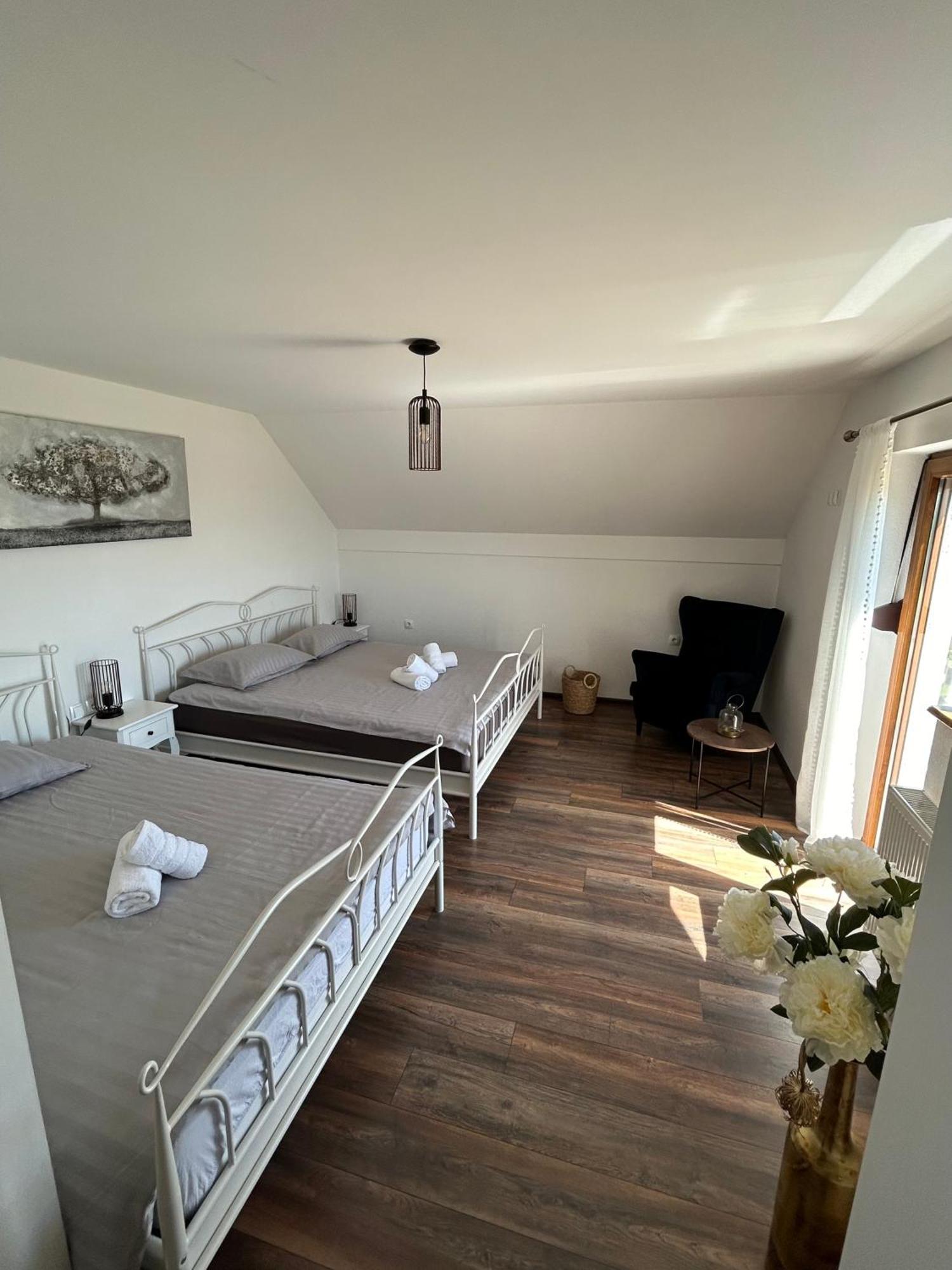 Villa Kuca Za Odmor Baron à Kutjevo Extérieur photo